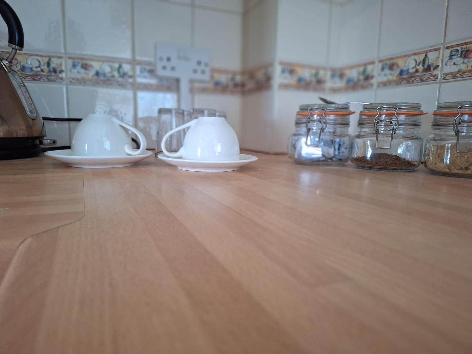 Spacious 2 Bedroom Flat Close To Gatwick Airport Appartamento Ifield